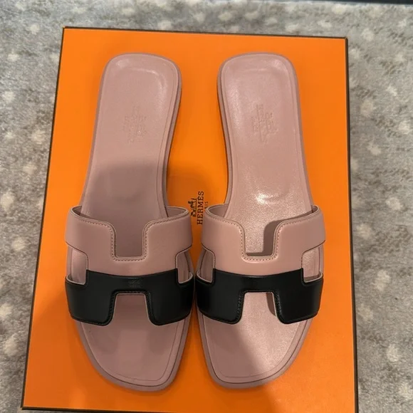 Hermes Pink and Black Oran Slide Sandals - Picture 2 of 9